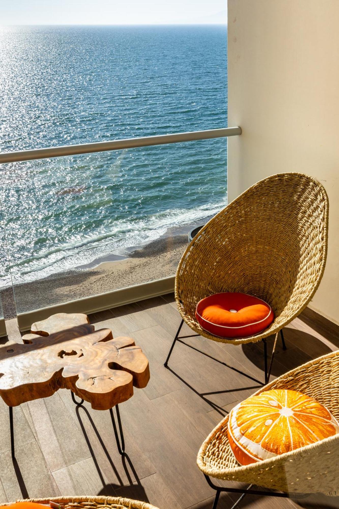 Harbor 13008A Artistic Beachfront Studio By Moikkarentals Puerto Vallarta Exterior photo
